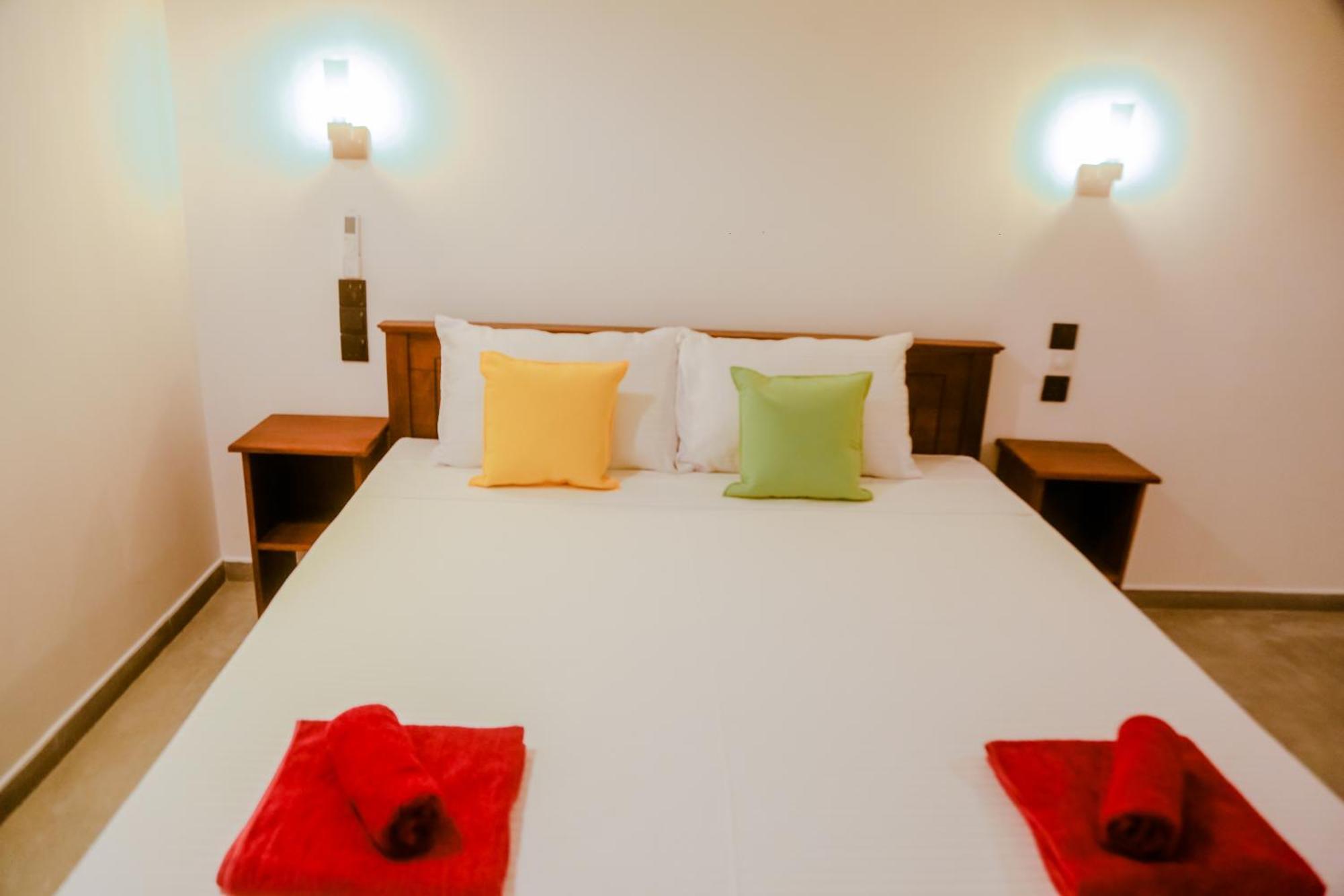Hotel Sweet Emotion Mirissa Exterior foto